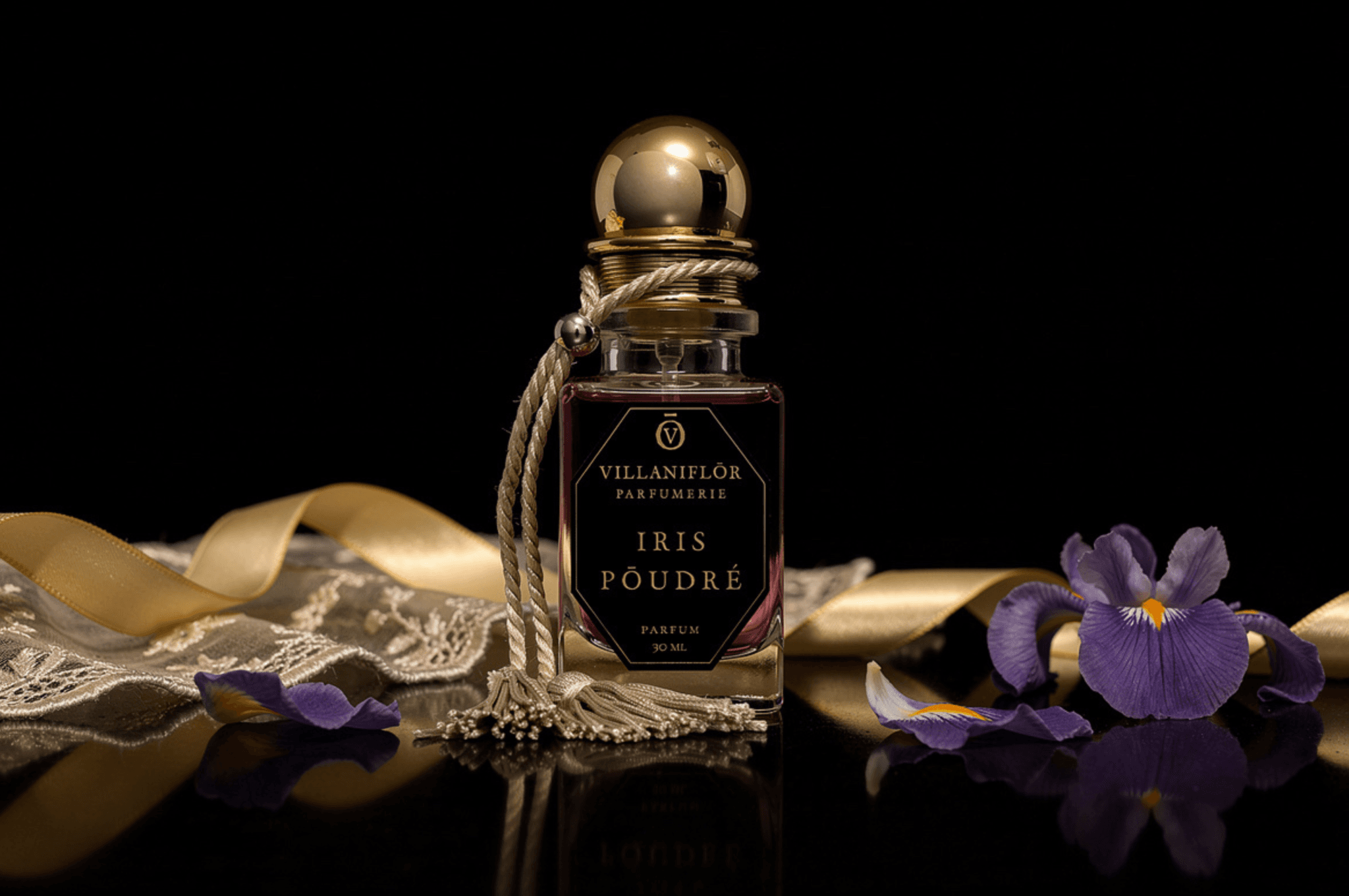 Iris Pudr Perfume Bottle