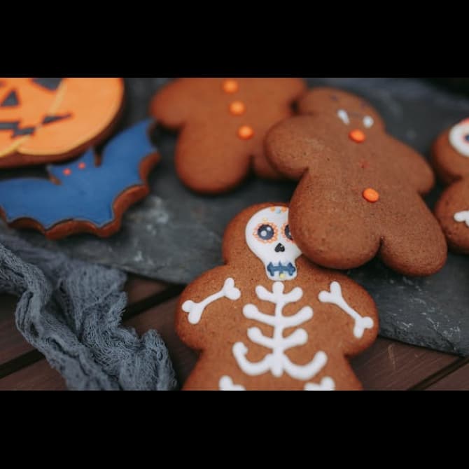 Gingerbread Bats by Fyrinnae
