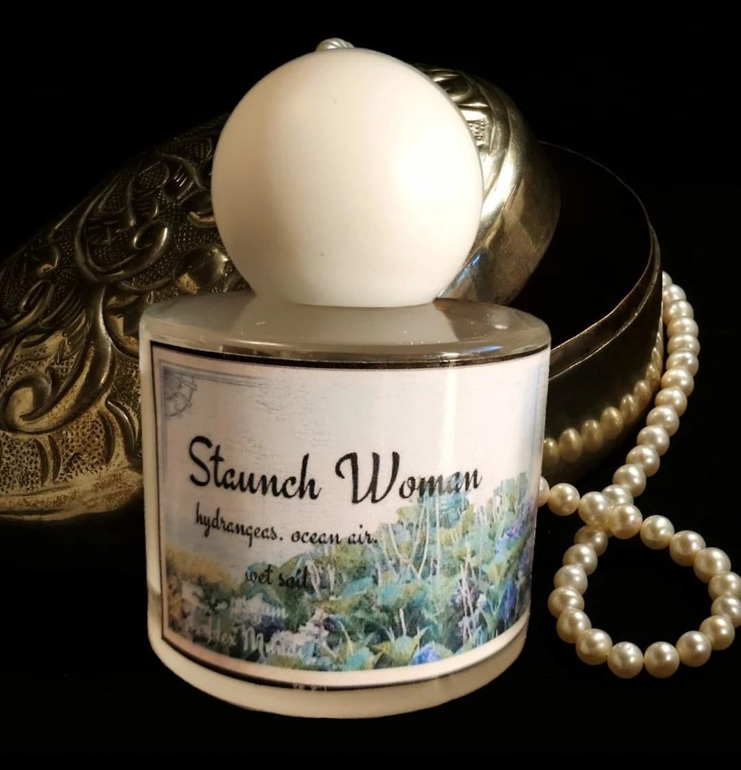 Staunch Woman Parfum by Hex Mundi