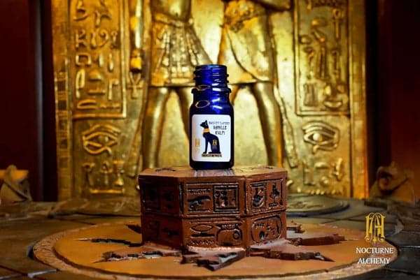 14ml Bastet’s Amber Original In Semi-translucent Blood Red Bottle Perfume Bottle