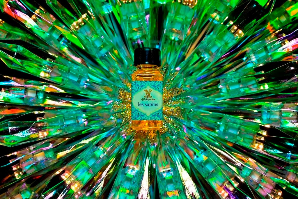 Rose Saphir Perfume Bottle