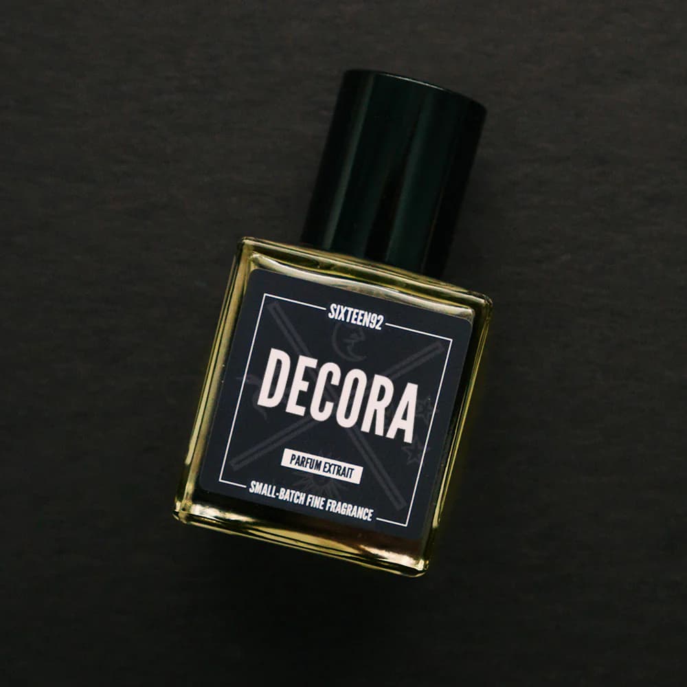 Decora by Sixteen92